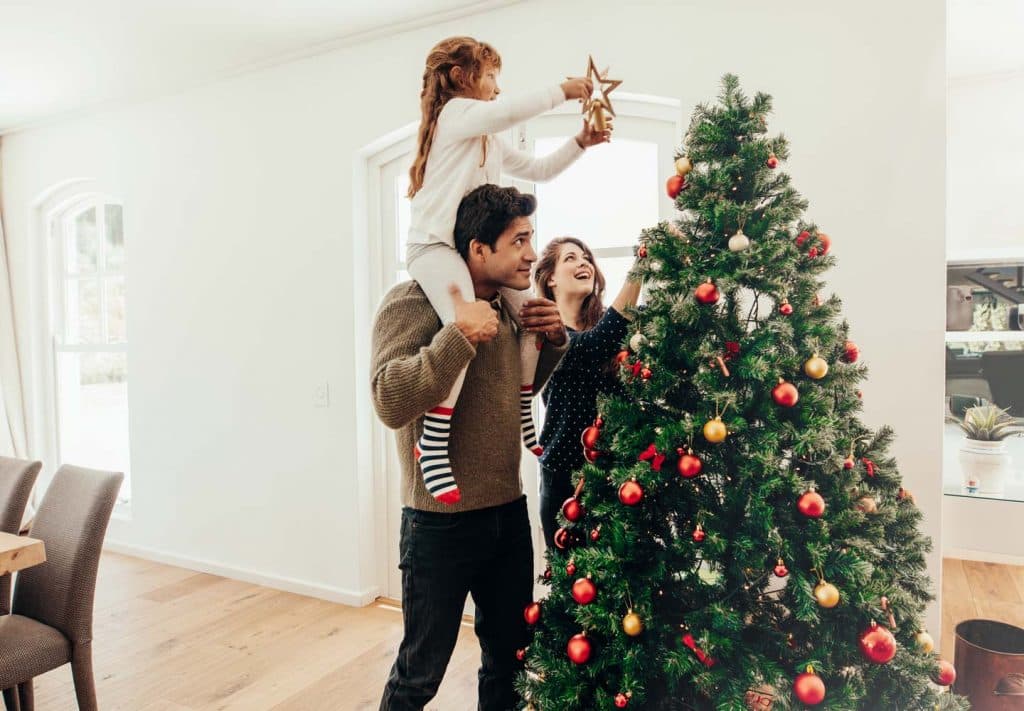 how-to-keep-a-christmas-tree-fresh-6-care-tips-ftd